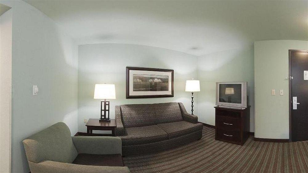 Holiday Inn Hotel & Suites Gateway By Ihg Williamsburg Exterior photo