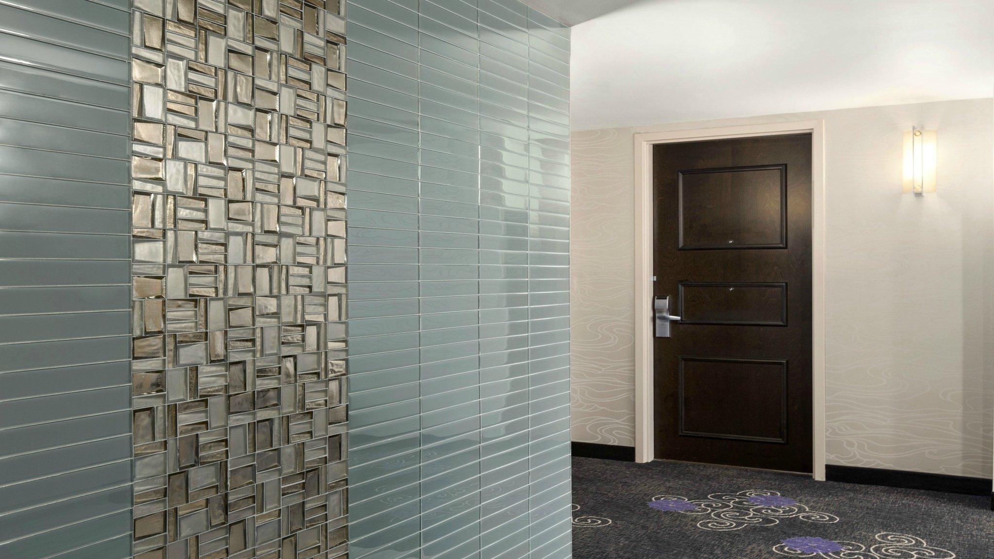 Holiday Inn Hotel & Suites Gateway By Ihg Williamsburg Exterior photo