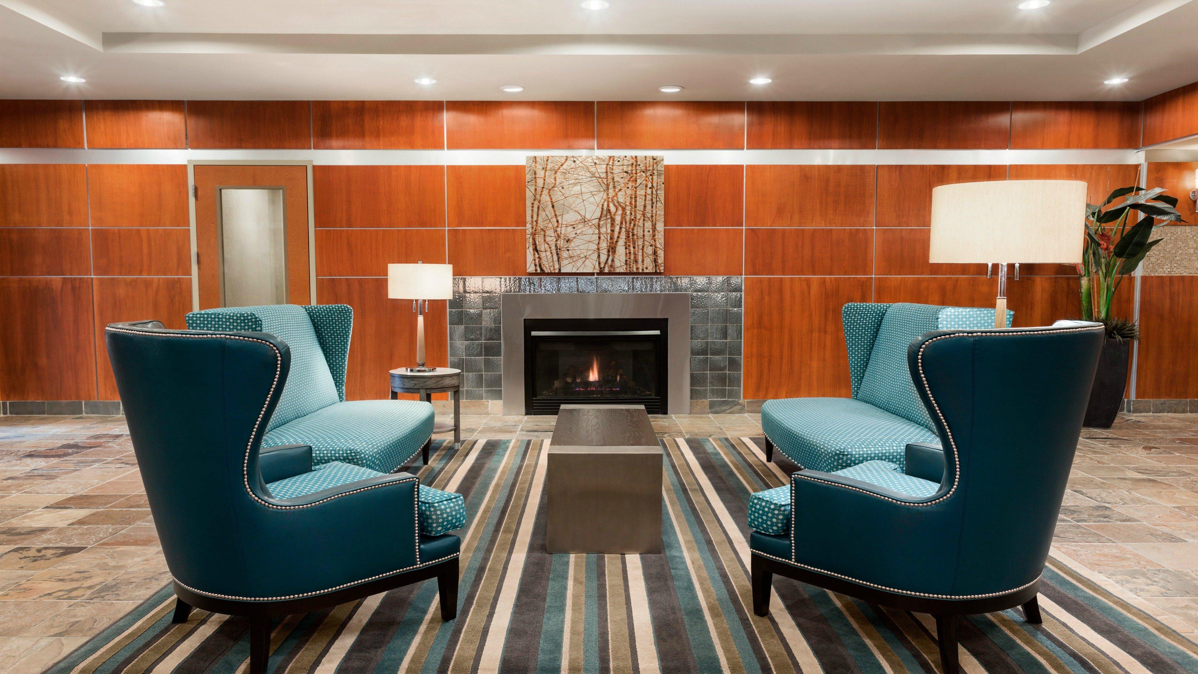 Holiday Inn Hotel & Suites Gateway By Ihg Williamsburg Exterior photo