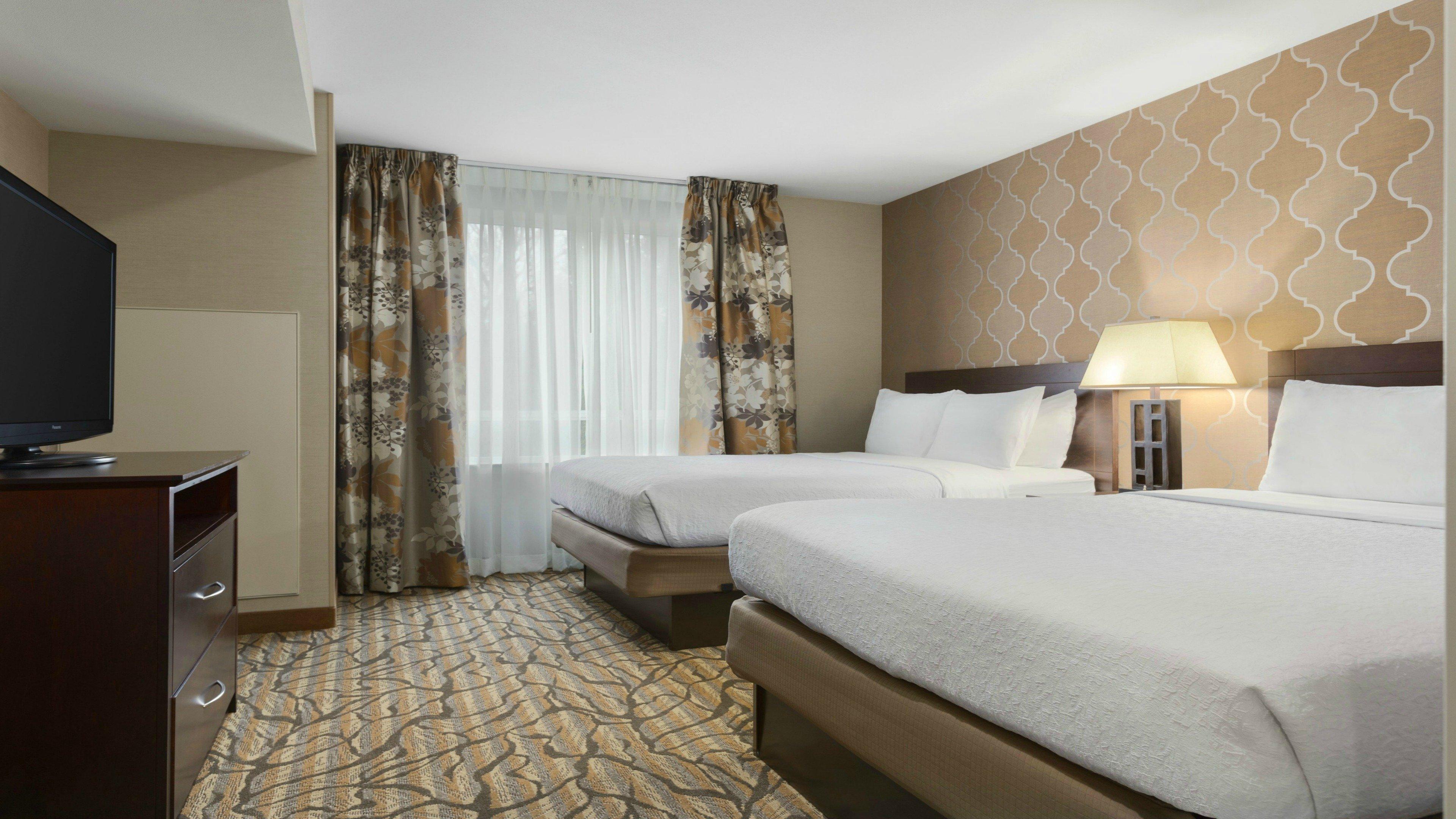 Holiday Inn Hotel & Suites Gateway By Ihg Williamsburg Exterior photo