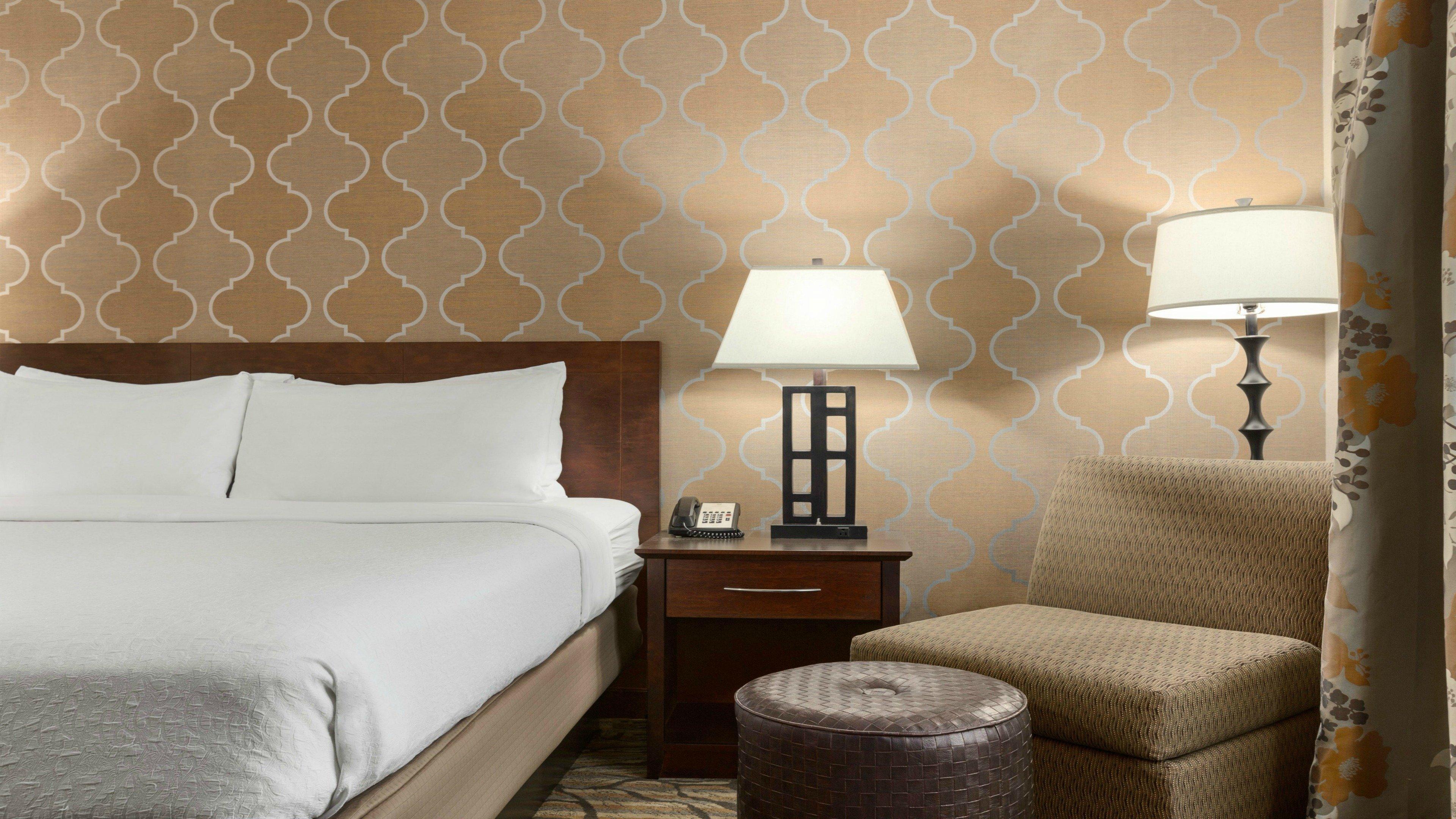 Holiday Inn Hotel & Suites Gateway By Ihg Williamsburg Exterior photo