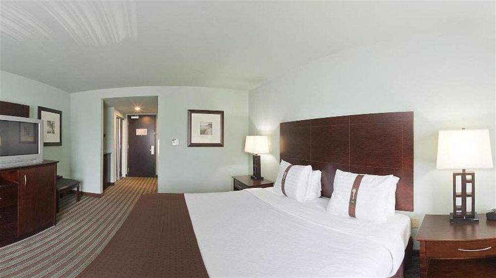 Holiday Inn Hotel & Suites Gateway By Ihg Williamsburg Exterior photo